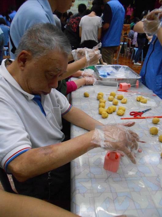 社區共融活動 – 月餅製作 社區共融活動 – 月餅製作